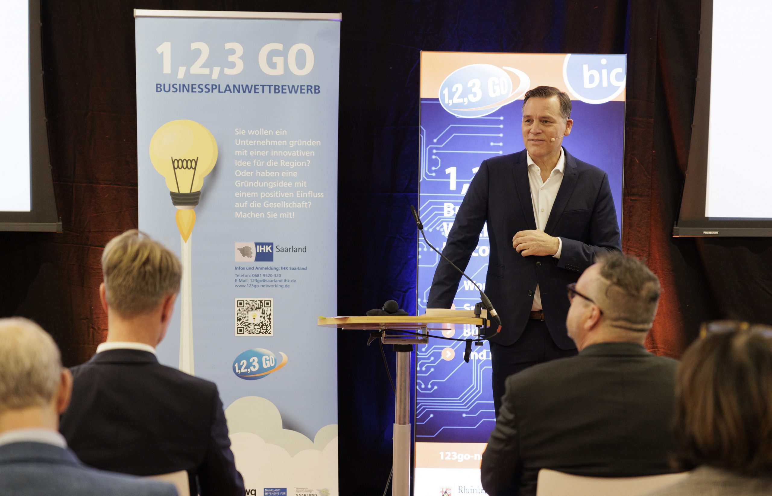 Holger Wienpahl moderierte in gewohnt eloquenter Weise die Preisverleihung