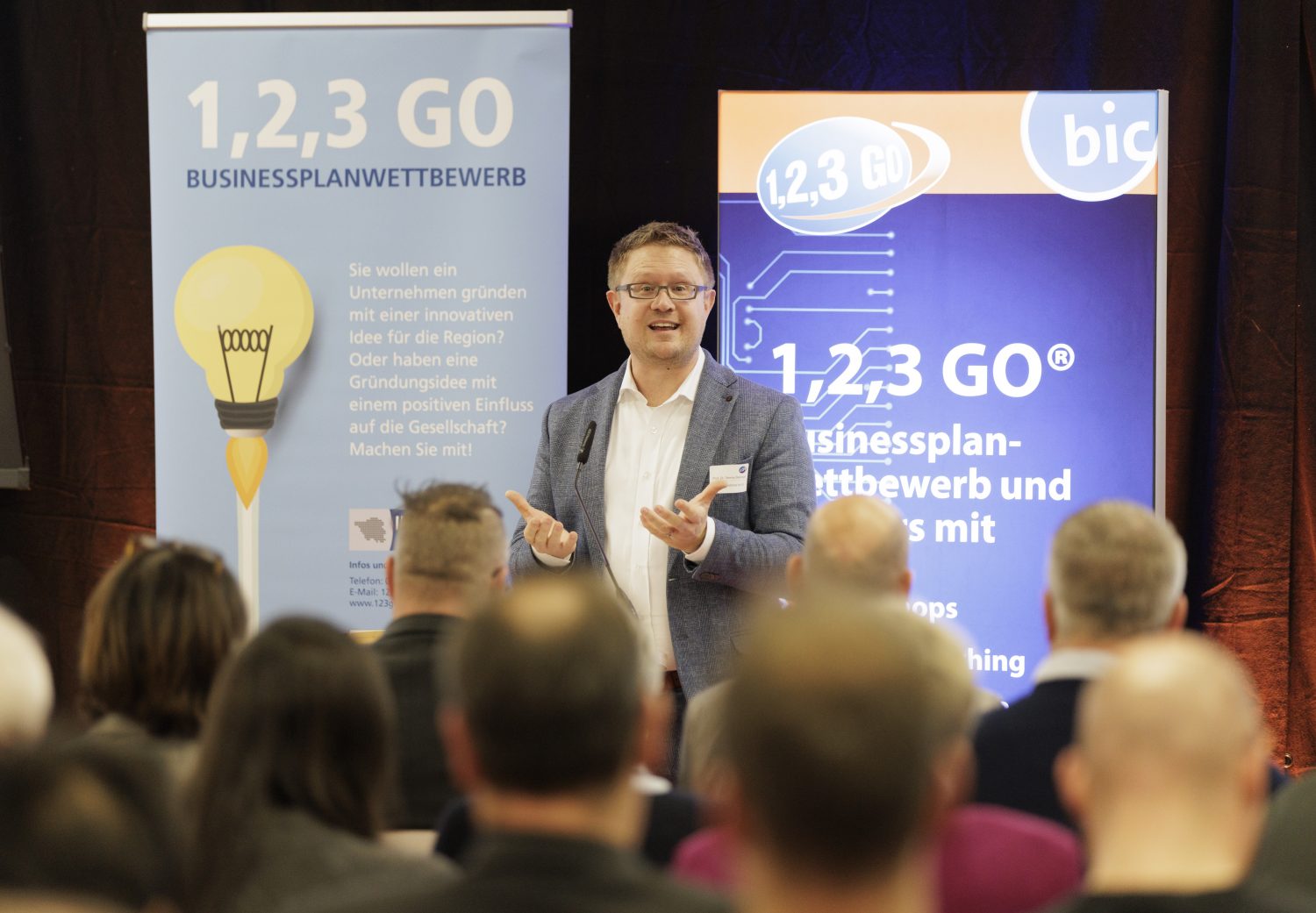 Prof. Dr. Dennis Steininger, Geschäftsführer des bic, betonte die Wichtigkeit des Leuchtturm-Projektes 1,2,3 GO® für die jungen Gründer und Gründerinnen.
